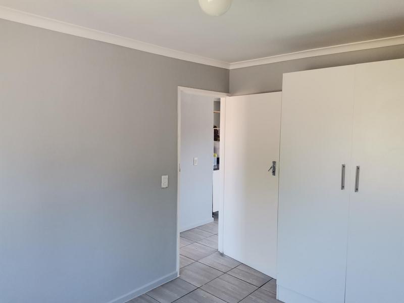 To Let 2 Bedroom Property for Rent in Paarl Western Cape